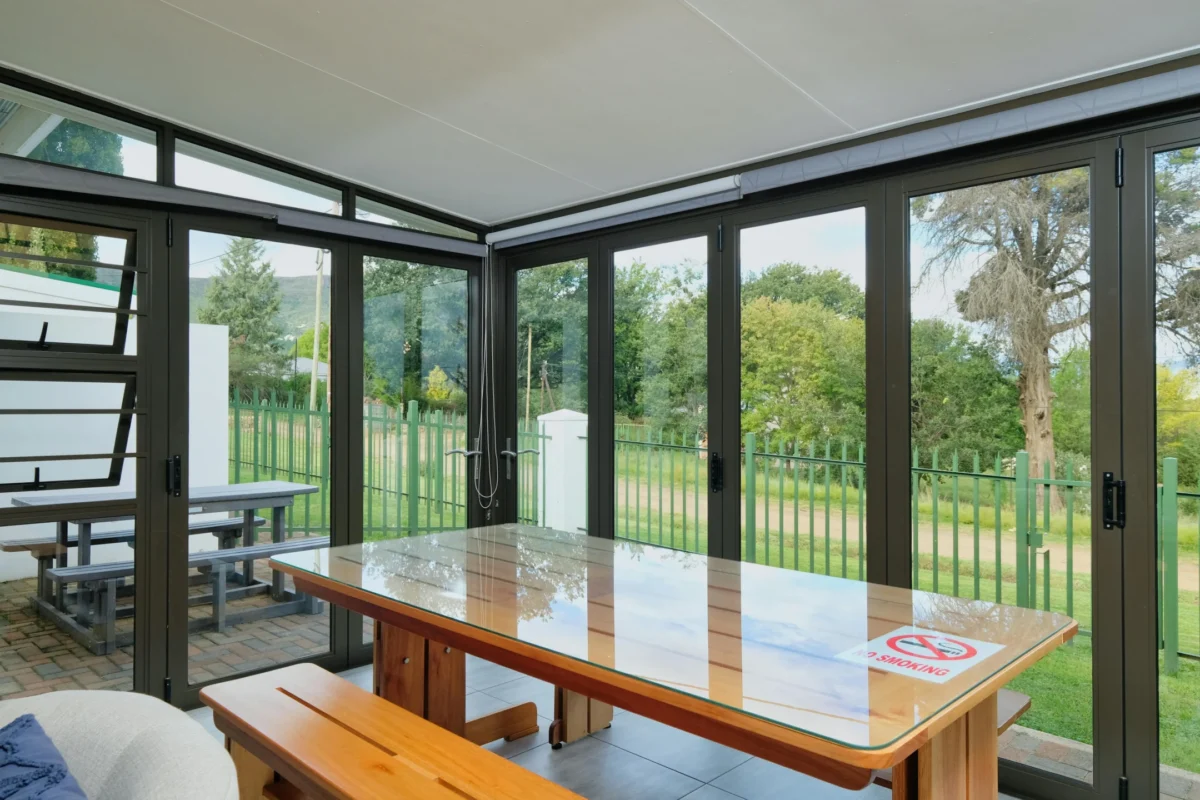 vue intérieure d'une belle véranda